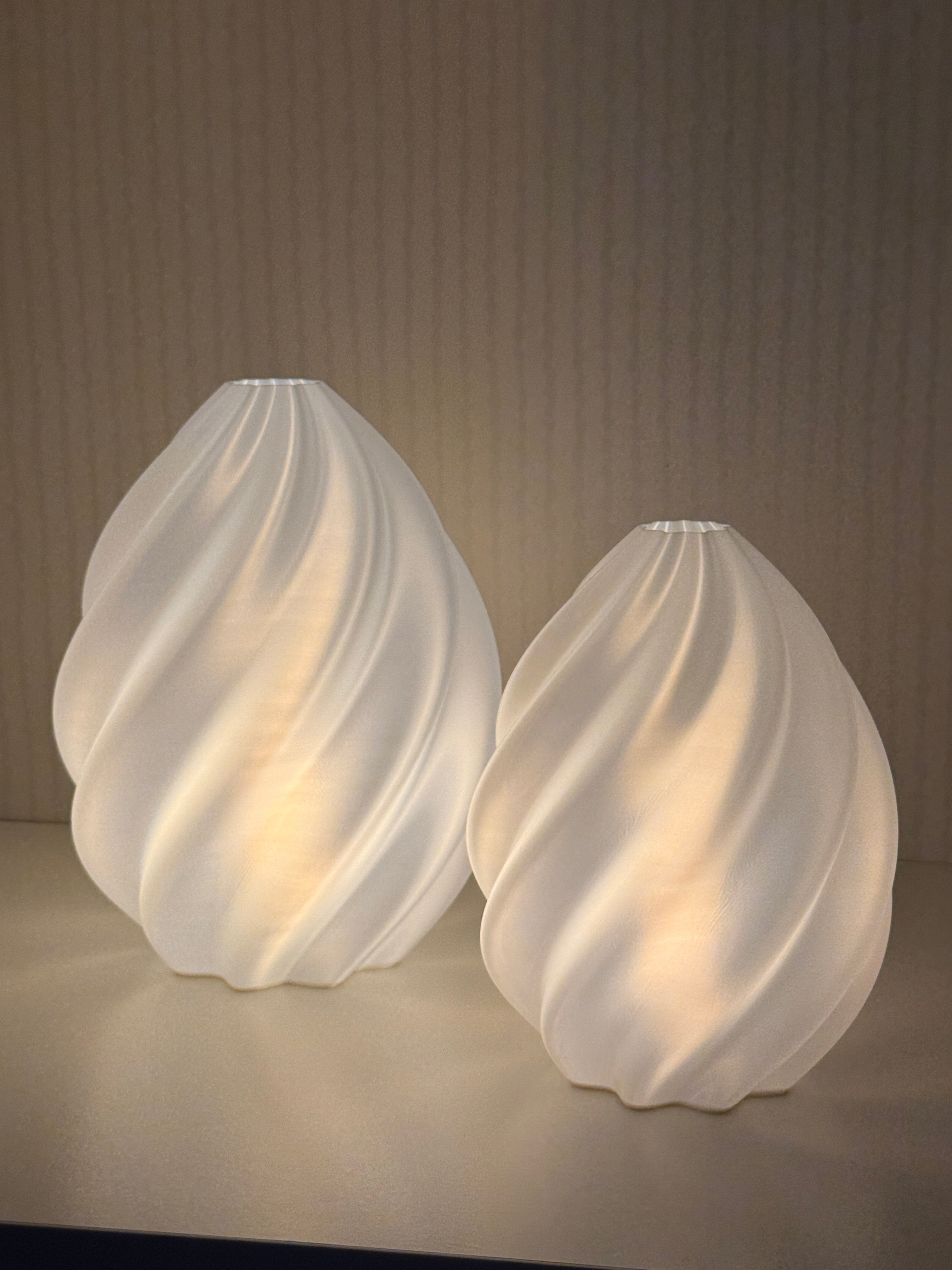 PureDesigns WAVY Lysegg - LED