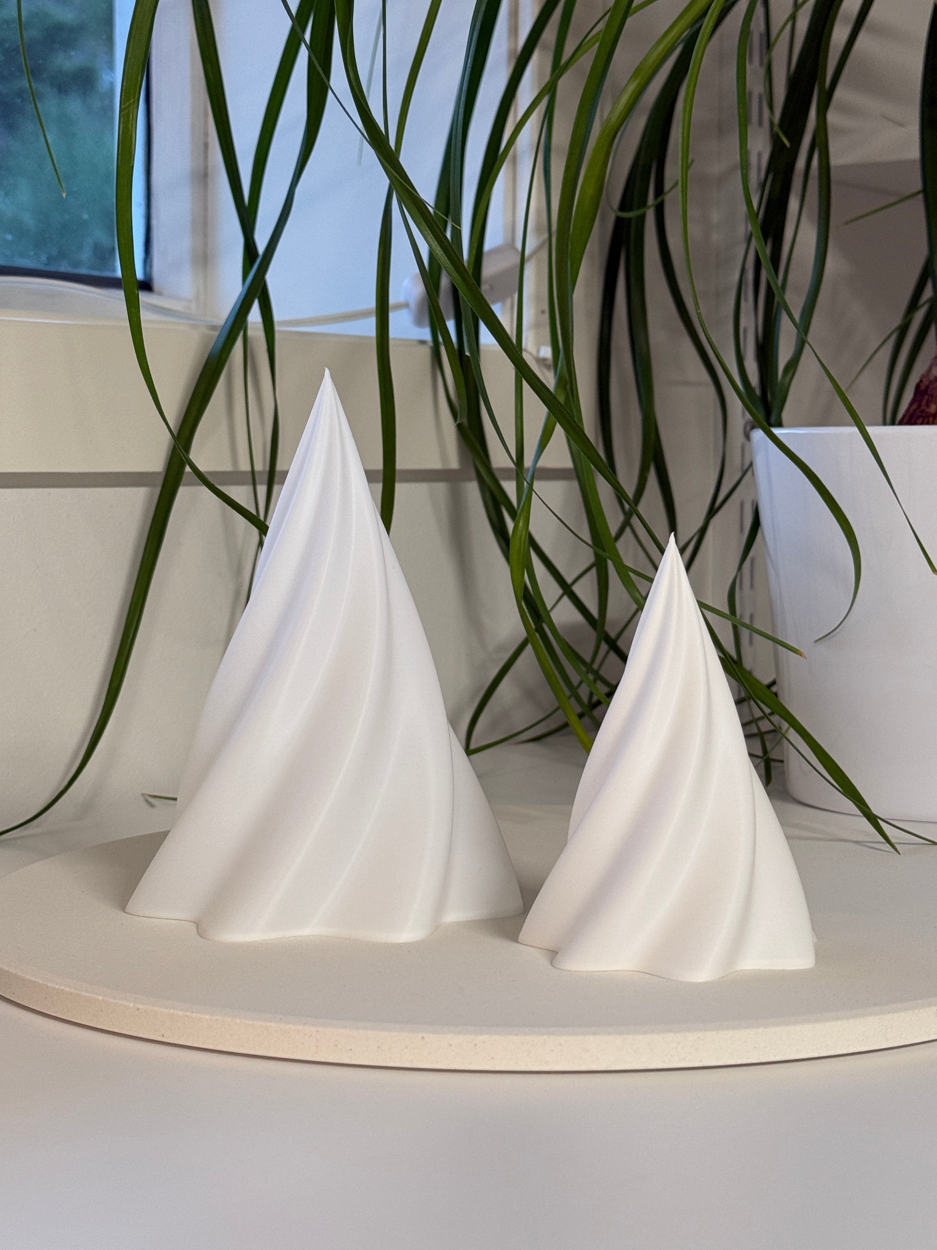 To Vintertre Hvit 3D printet PLA